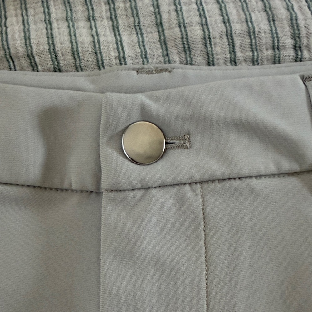 Lululemon Men’s ABC Shorts 9” - Picture 4 of 7